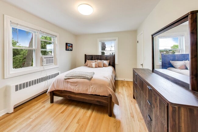 Building Photo - 6407 N Normandy Ave