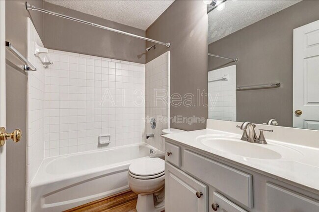 Building Photo - 2540 Alvecot Cir SE