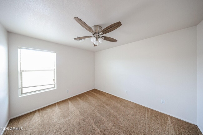 Building Photo - 4725 W Fawn Dr