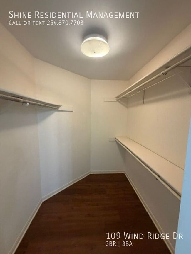 Building Photo - 109 Wind Ridge Dr