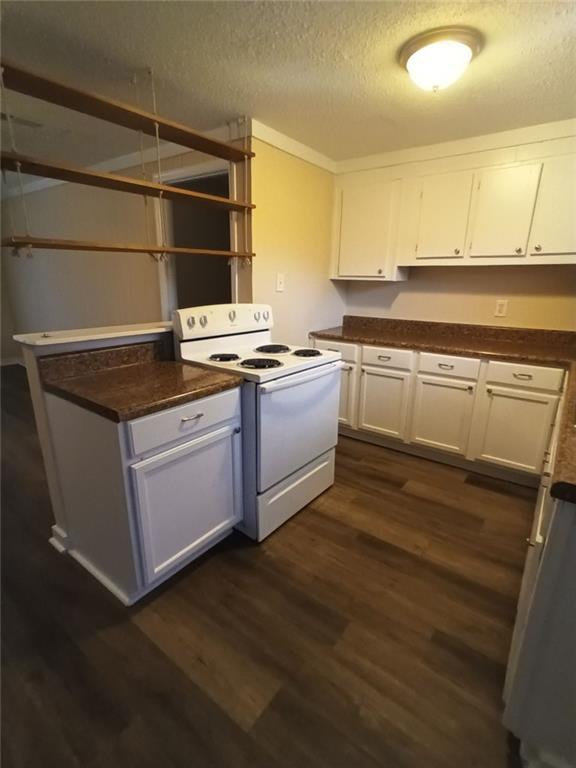 Building Photo - 6363 Melrose St