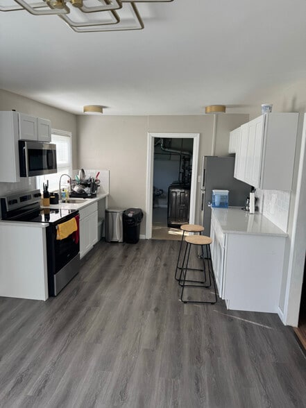 Building Photo - 70 Berkshire Ln