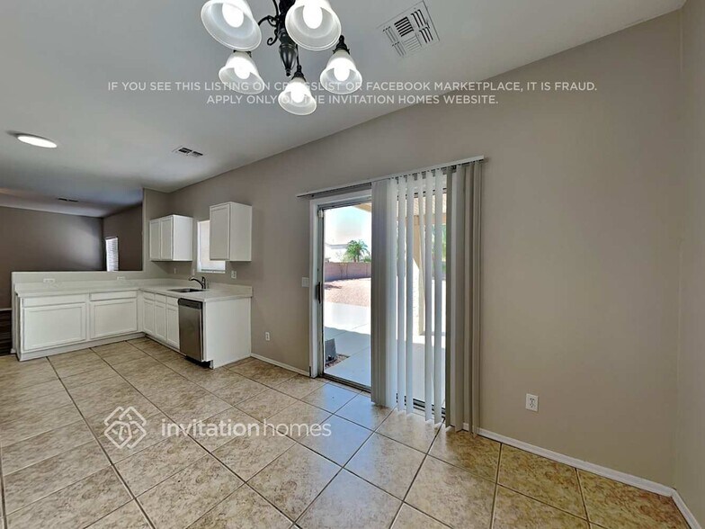 Building Photo - 5702 N 73rd Ln