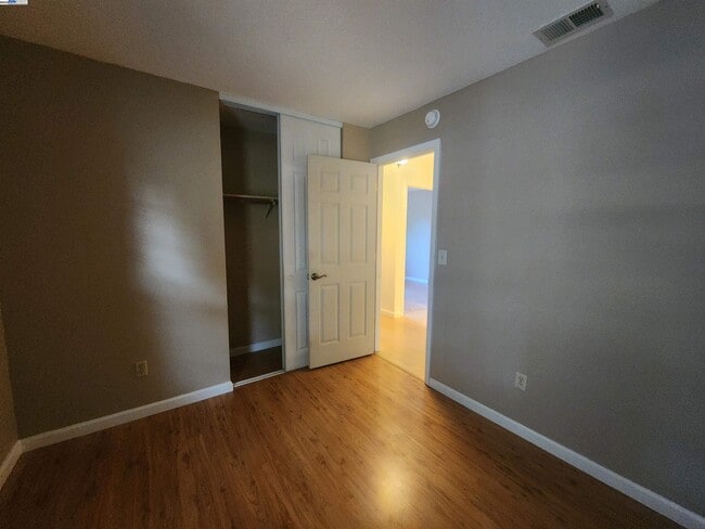 Building Photo - 1733 Carnation Cir