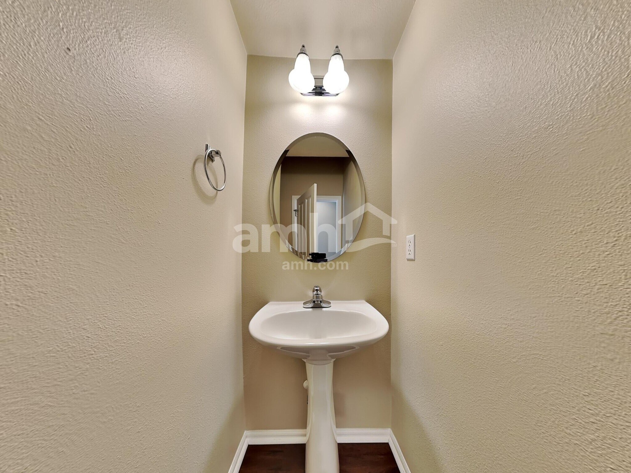 Building Photo - 6512 Virginia St SE