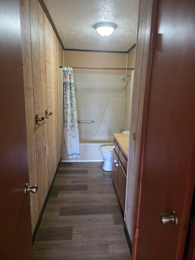 Building Photo - Oak Ridge Apartment