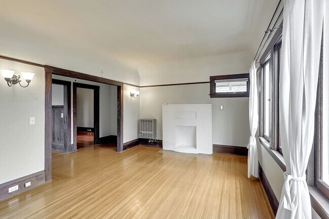 Building Photo - Perfect Blend of Piedmont Ave Energy & Tree-Lined Tranquility