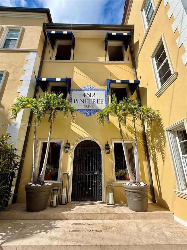 Building Photo - 4812 Pine Tree Dr