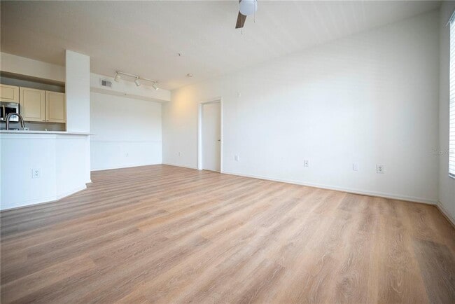 Building Photo - 5554 Metrowest Blvd