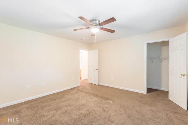 Building Photo - 990 Sexton Dr