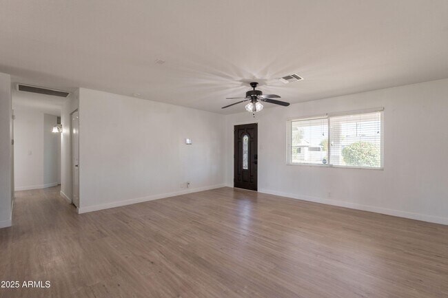 Building Photo - 6808 E Loma Land Dr