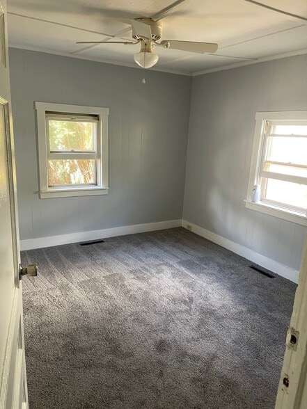 Downstairs bedroom - 424 Chestnut St