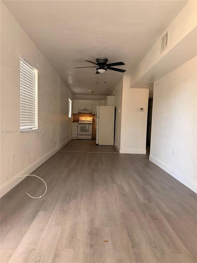 Building Photo - 1123 NW 27th Ave