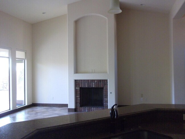 Building Photo - 6284 Wildwood Ct