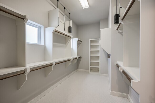 Building Photo - 266 E 28th St