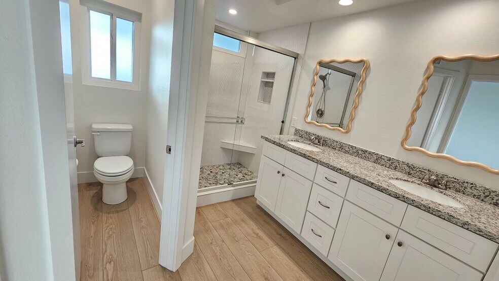 Building Photo - 6853 Shearwaters Dr