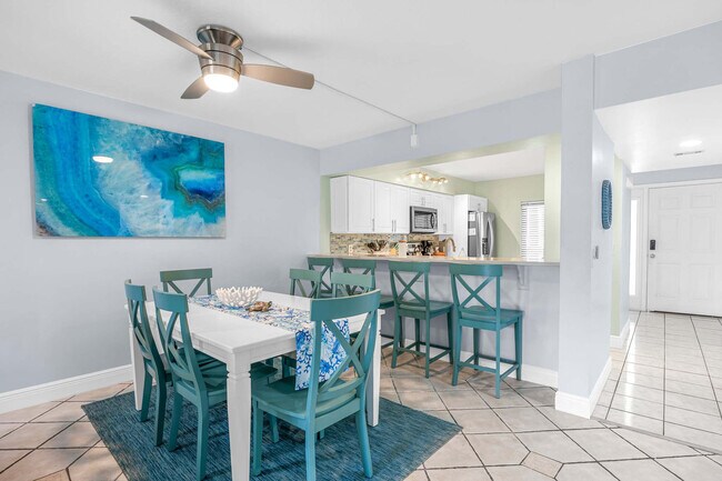 Building Photo - 39 Tulip Ave