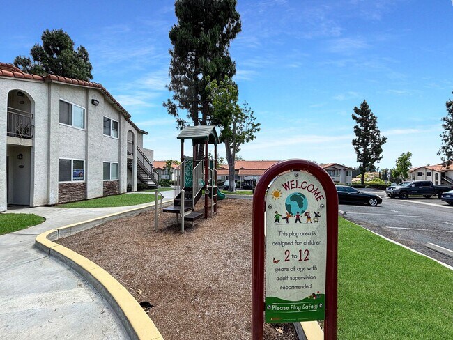 Building Photo - Charming 2BD/2BA Condo in La Mesa W/ A/C, ...