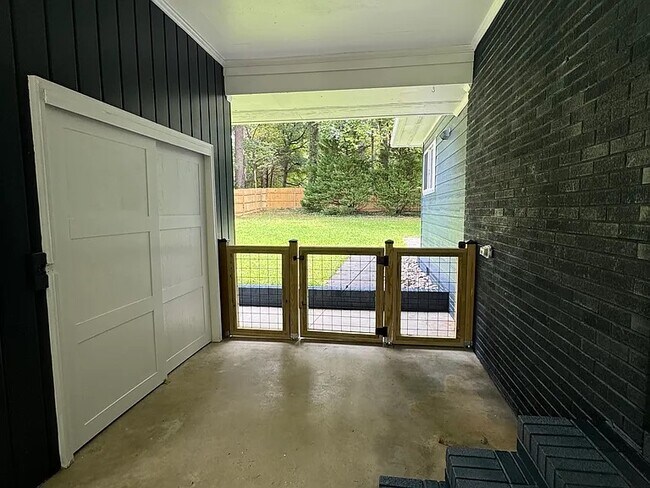 Building Photo - 3507 Manford Dr