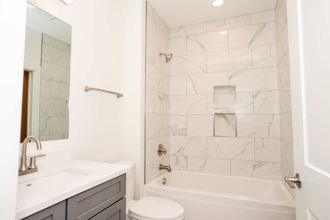 Building Photo - **  AVAILABLE AUGUST 2026  **  Beautiful Downtown Apartment with Private Rooftop Deck  Call to in...