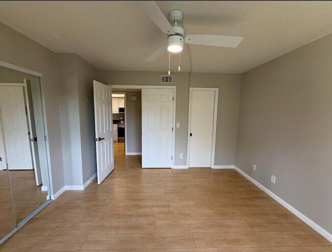 Building Photo - 1508 SE Royal Green Cir
