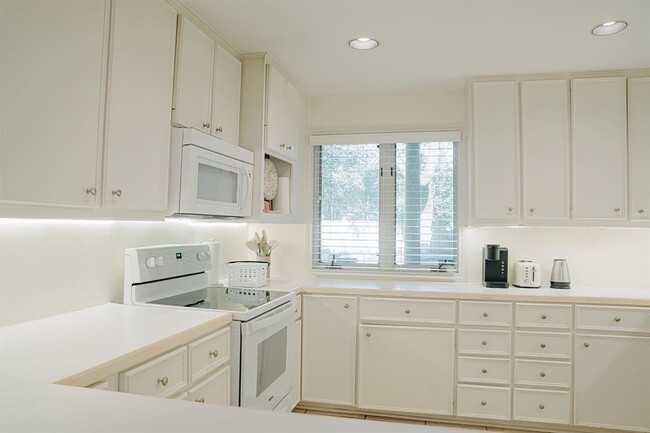 Building Photo - 6313 Crab Orchard Rd