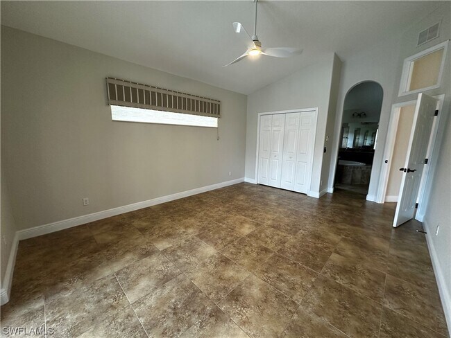 Building Photo - 156 Destiny Cir