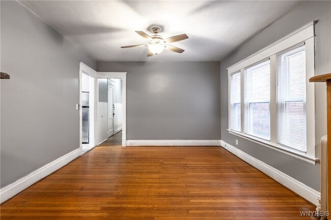 Building Photo - 1431 Hertel Ave