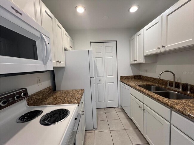 Building Photo - 3203 S Beneva Rd