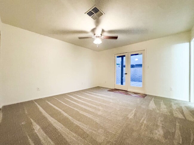 Building Photo - "2-Bed, 2-Bath Condo in Laguna Place!"