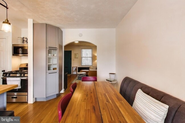 Building Photo - 1766 E Street NE Unit