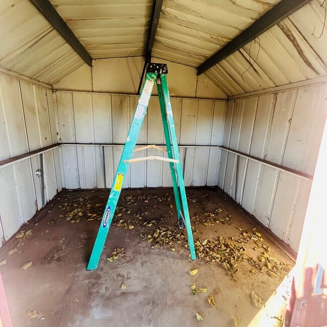 Building Photo - 1918 71st St