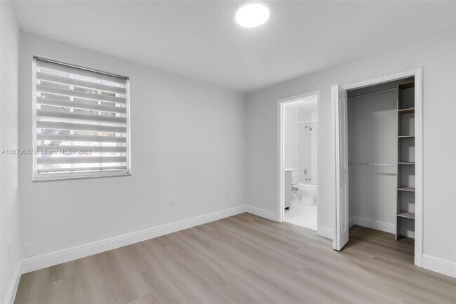 Building Photo - 6514 SW 128th Pl