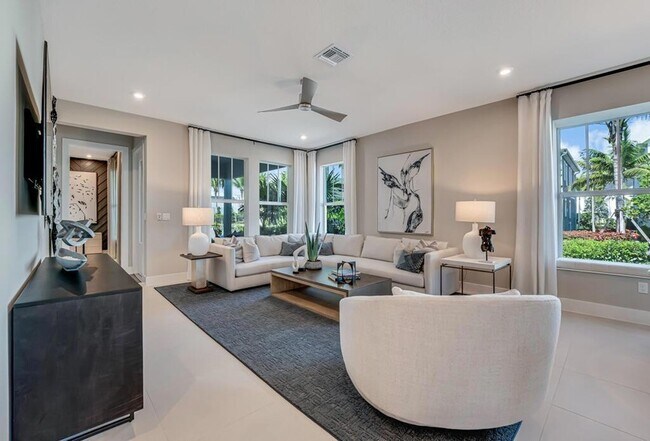 Building Photo - 923 SW Pr Ave