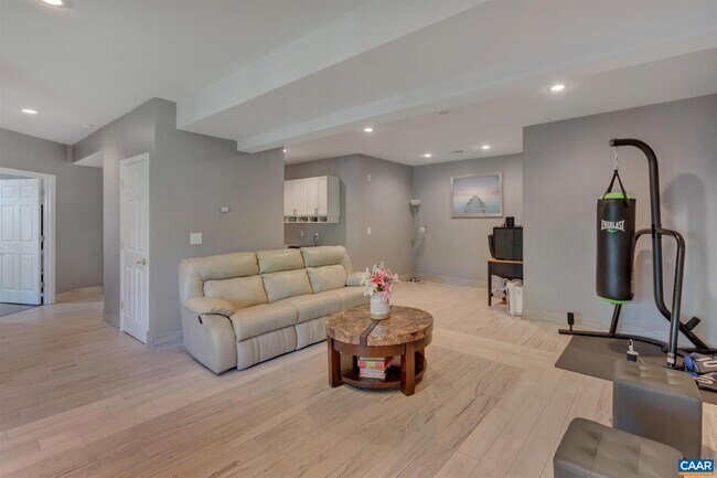 Building Photo - 373 Bayberry Way