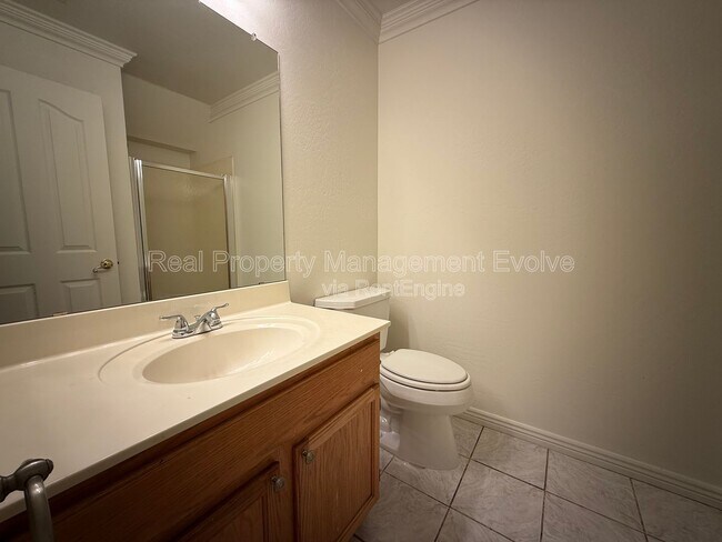 Building Photo - 16838 S 20th Pl