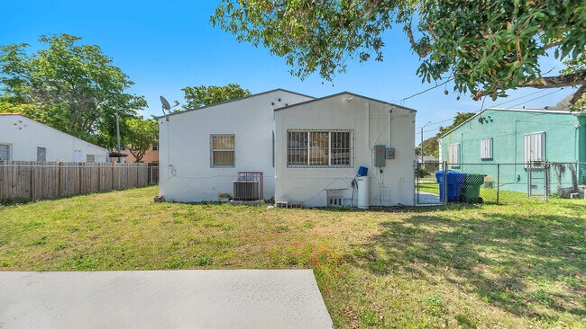 Building Photo - 901 NW 48th St