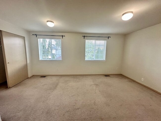 Building Photo - Roomy 4-Bedroom Home in Quiet Panther Lake Location