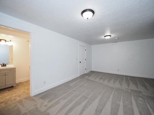 Building Photo - 3659 W 1650 N