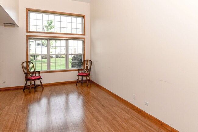 Building Photo - 162 Sherwood Ct