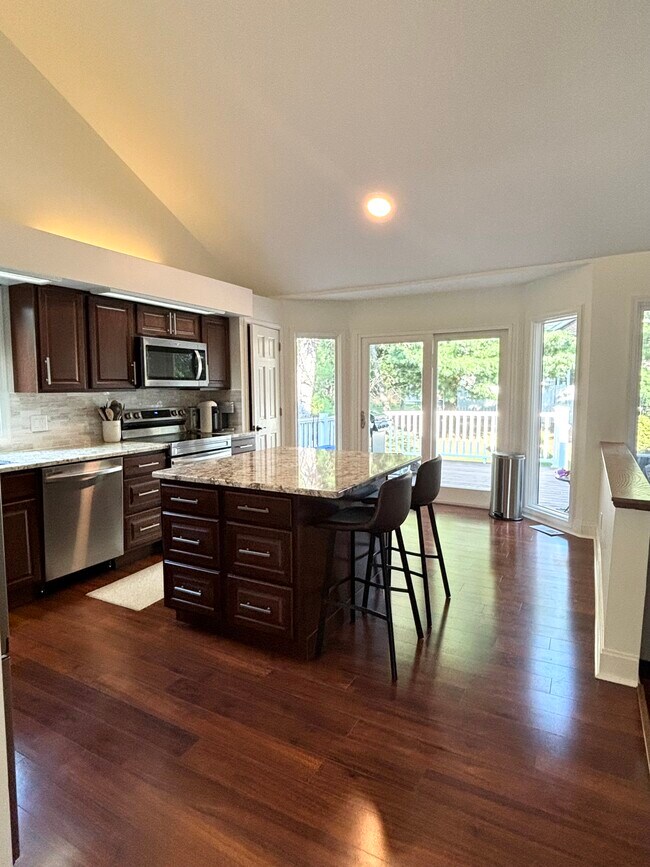 Building Photo - 6035 Whitegate Crossing