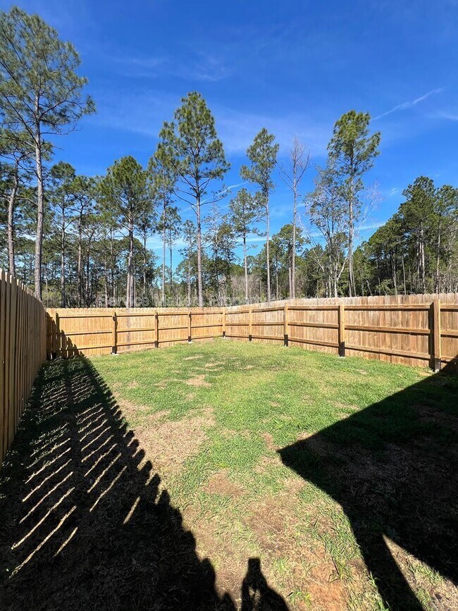 Building Photo - 3241 Damon Dr