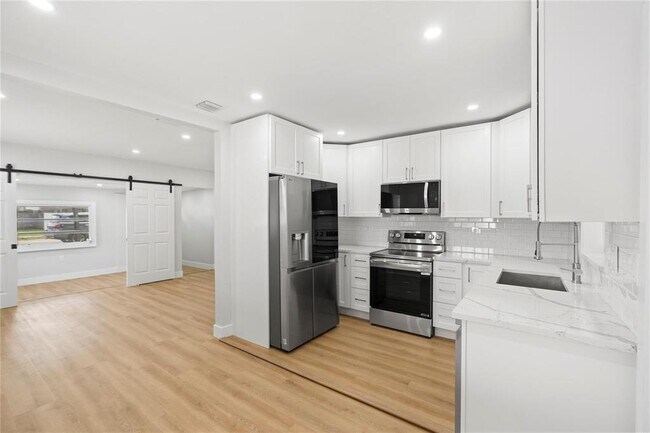 Building Photo - 1946 Rodman St