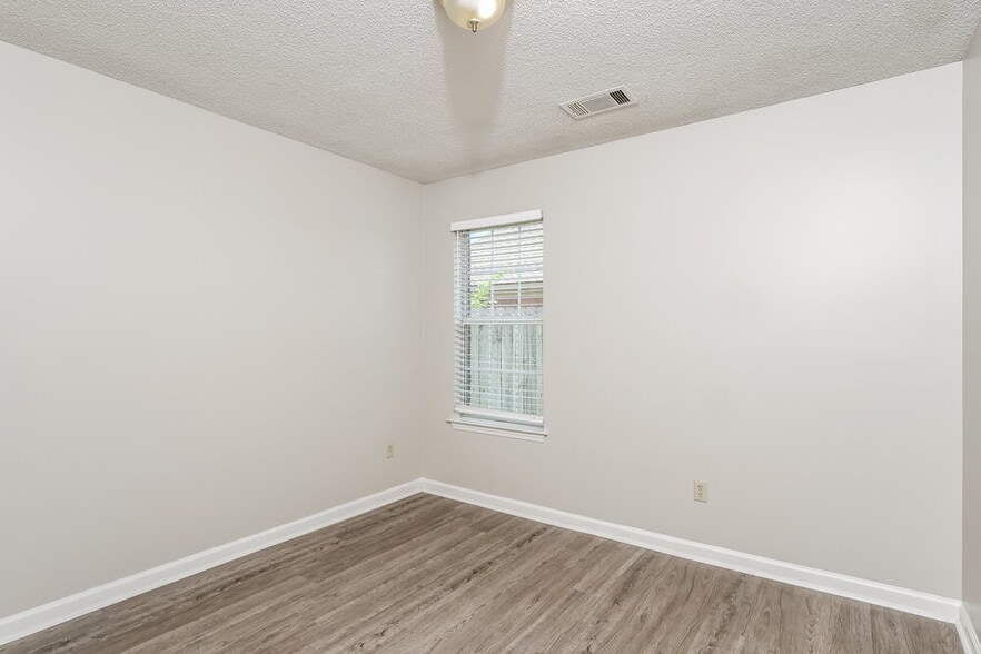 Building Photo - 3846 Walden Meadow Dr