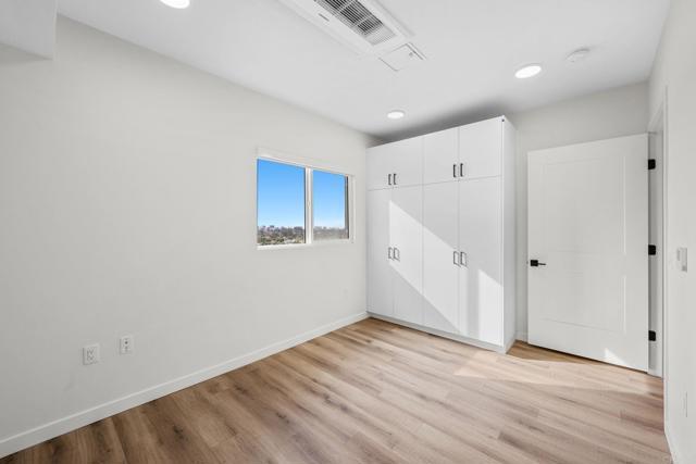 Building Photo - 3943 Oregon St