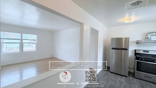 Building Photo - Remodeled top floor 1 Bd with hardwood flooring and spacious modern kitchen $1750