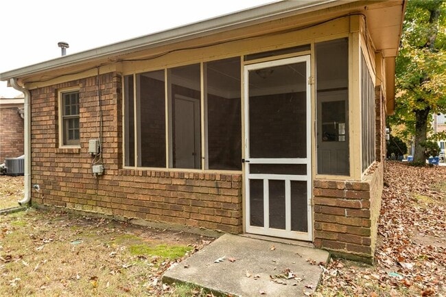 Building Photo - 467 Southern Way