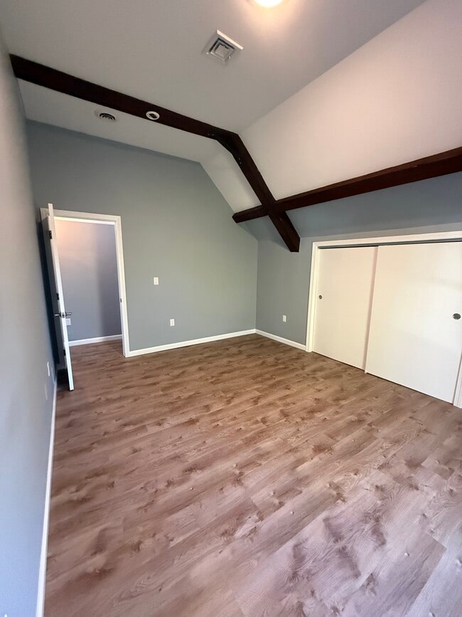 Building Photo - 10 High St