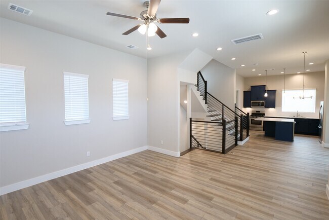 Building Photo - 9004 Lonestar Creekbend Ln