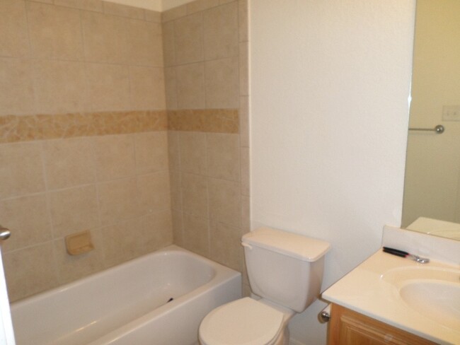 Building Photo - 1310 Chips Dr